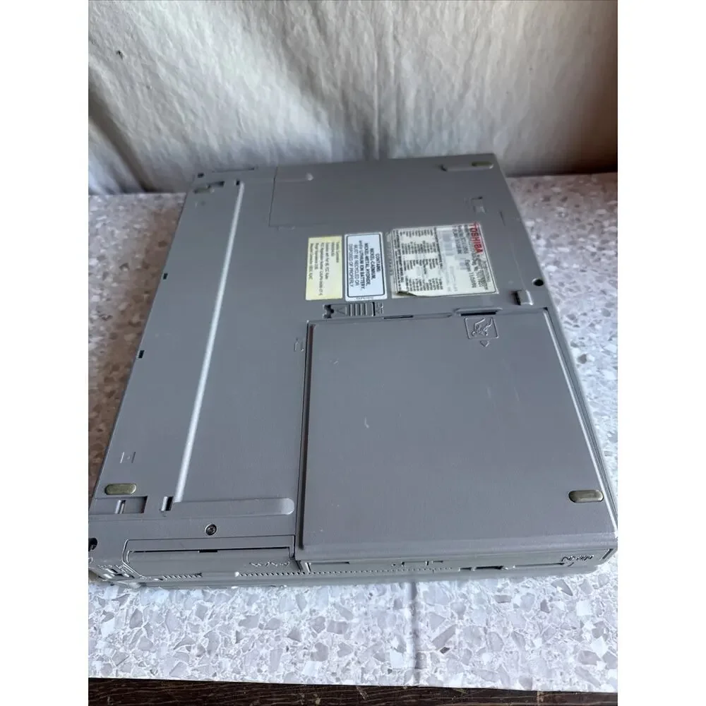 Vintage and Rare Toshiba Satellite Pro 465CDX PA1251U VCDM For Parts Untested